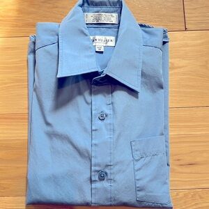Van Heusen Boys Dress Shirt, long sleeved. Blue. Size 10.